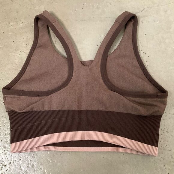 COS Seamless Performance Sports Bra - Picture 5 of 7